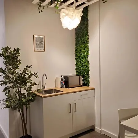 Small And Cozy - G Апартаменты *