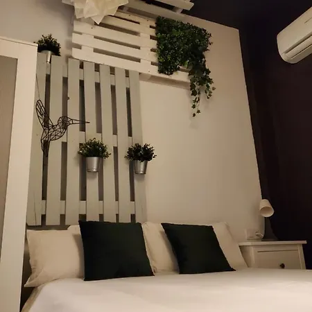 Small And Cozy - G *