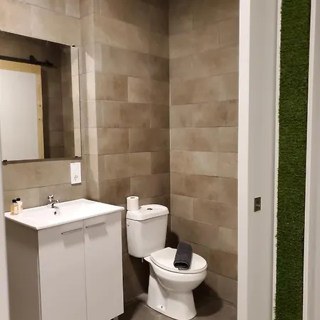 Small And Cozy - G *